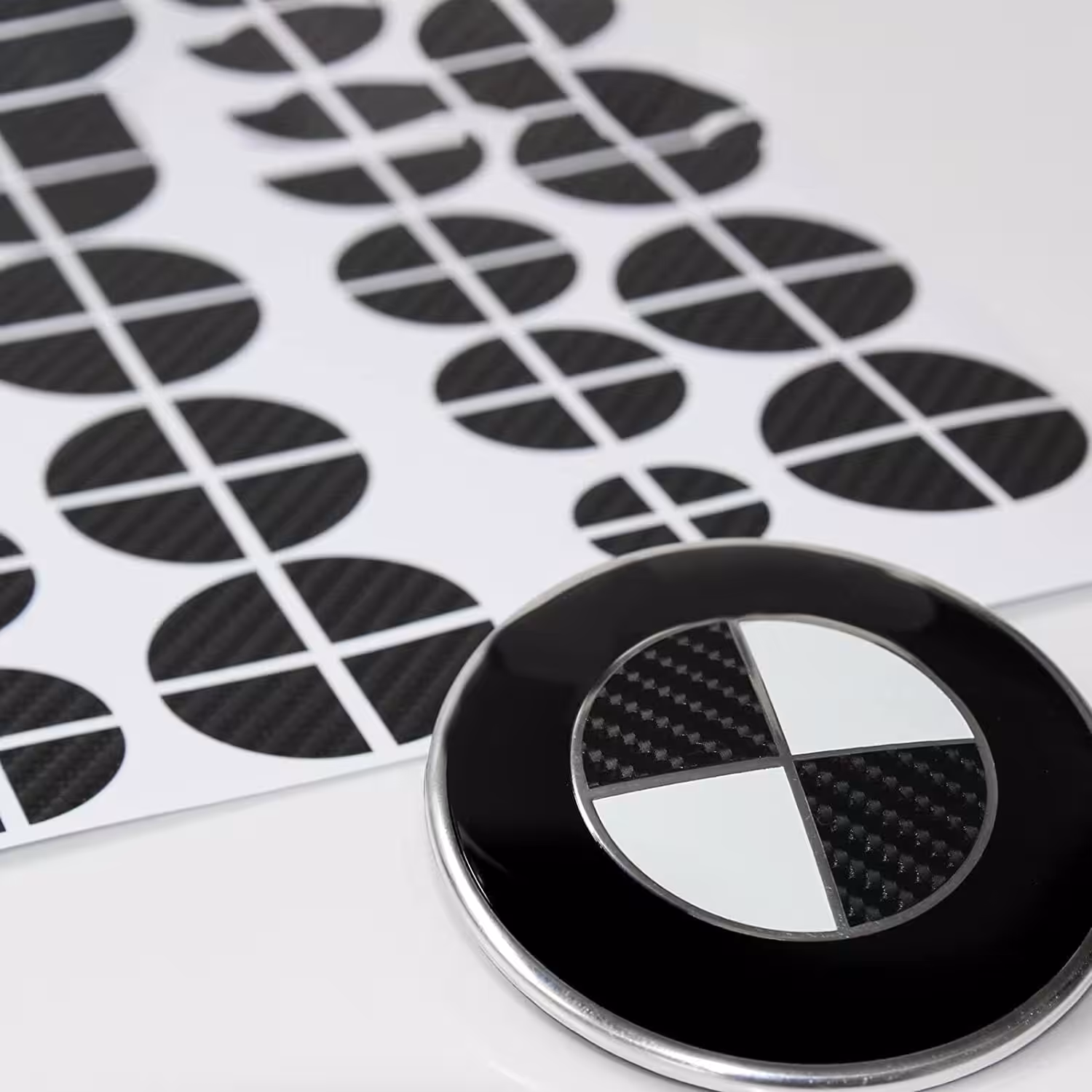 Aufkleber Set Emblem Ecken Carbon und Schwarz passend für BMW 1 Aufkleber Set Emblem Ecken Carbon und Schwarz passend für BMW